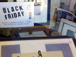 Para aprovechar la ocasión!!!Hoy y sólo hoy es #viernes #blackfriday Hemos seleccionado unos #cuadros muy #especiales para llenar de #arte las paredes de #casas #oficinas y …#arte #artesanía #grabados #cuadros #decoración  #calidad #barcelona #fortpienc