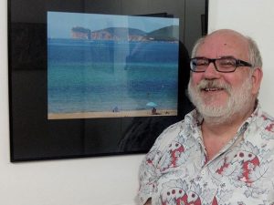 Nuestro #amigo y #fotógrafo Joan Mayoral inaugurando su #exposición sobre L'Alger  #Cerdeña en el C.C. La Sedeta de #barcelona  Son #fotos que transmiten su #pasión por la #isla#arte #artesanía #fotografía #experiencias