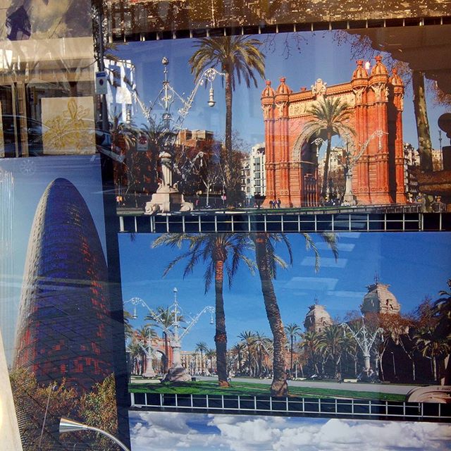 Nuevas #fotos de #barcelona impresas sobre tela. #arcodetriunfo #torreagbar #plazadelasglorias #paseopicasso En varios formatos y listas en nuestro #escaparate#arte #artesanía #fotografía #hechoamedida #igersbarcelona