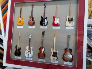 Guitarras enmarcadas