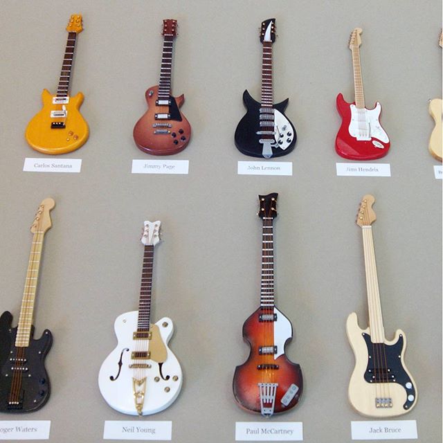 Miniaturas de guitarras
