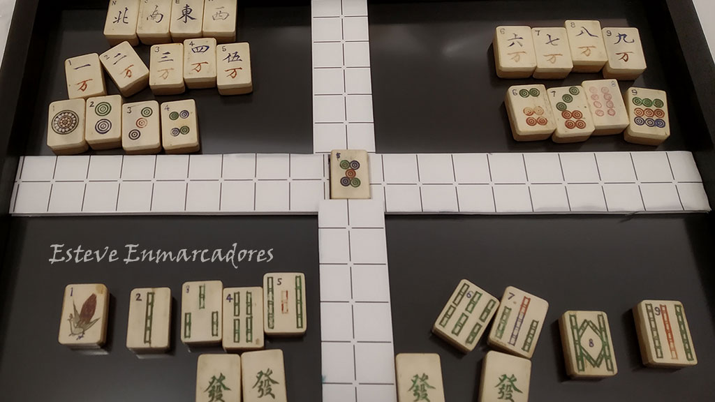 Mahjong. Centrar la primera ficha - Esteve Enmarcadores